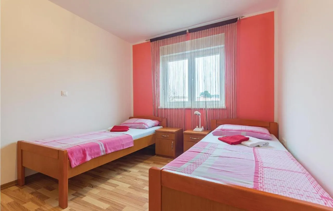 3 Bedroom Beautiful Apartment In Medulin