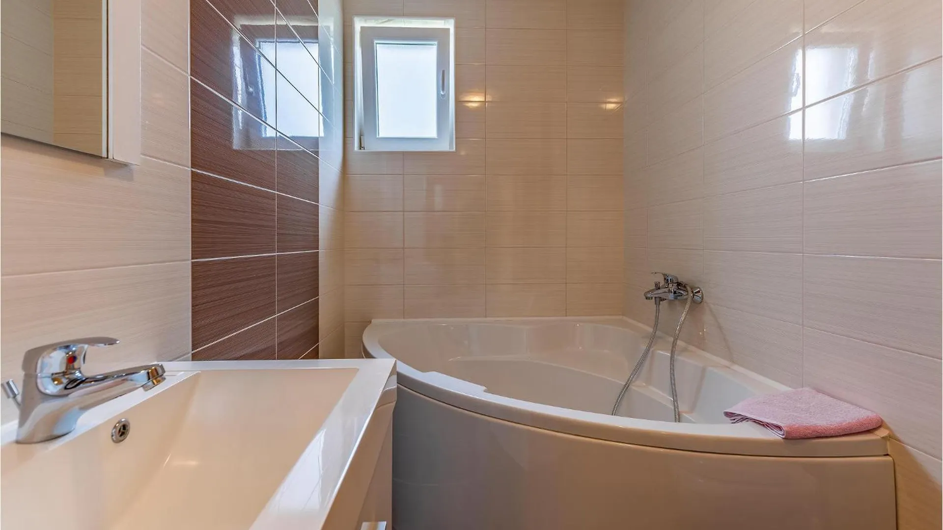 3 Bedroom Beautiful Apartment In Medulin
